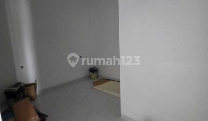 Rumah Baru LT 126M2 Taman Ratu Hadap Barat Jakarta Barat