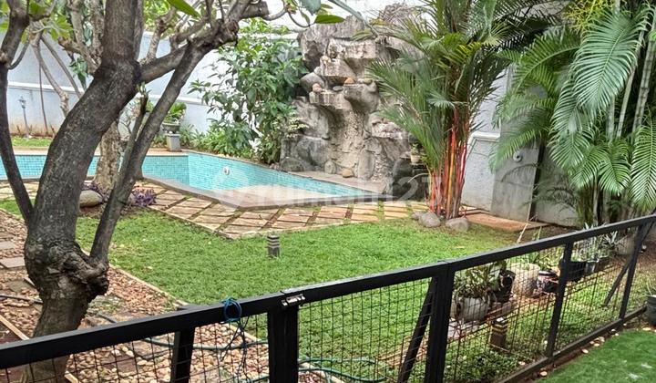 Rumah Mewah dengan Kolam Renang dan Air Terjun di Cipete 2