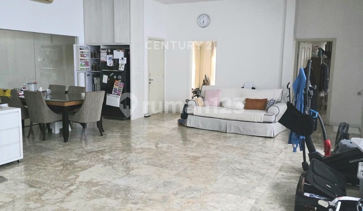 For Sale: Nice and Move-in Ready House in Taman Kebun Jeruk 2