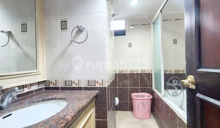 Dijual Cepat Taman Anggrek Di Atas Mall TA 3 Kamar Harga Bagus 2