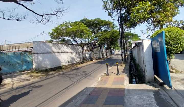 Cheap Warehouse 4400 Sq Mtr. Tangerang. Container Access. Price Includes VAT.