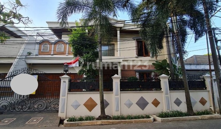 House in Kemang Timur, South Jakarta, 5 Bedrooms, 2 Floors House in Kemang Timur, South Jakarta, 5 Bedrooms, 2 Floors