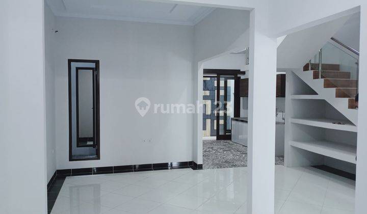 Rumah 2 lt Dekat Stasiun L. Agung Dengan 3 K.Tidur & 2 K.Mandi 5