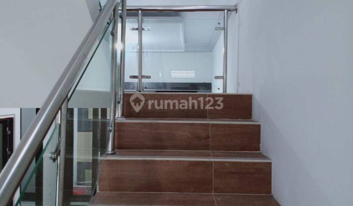 Rumah 2 lt Dekat Stasiun L. Agung Dengan 3 K.Tidur & 2 K.Mandi 7