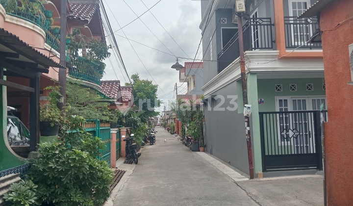 For Sale: 2-Story Rental House in Sukmajaya, East Depok 2