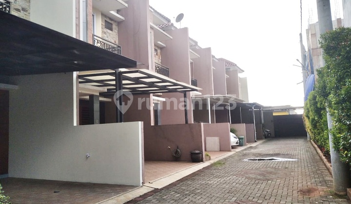 Quick Sale 2-Story Ready-to-Live House in Jagakarsa, South Jakarta 2