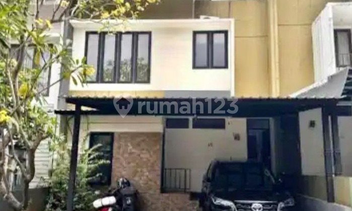 Nice 2-Story House Inside Lenteng Agung Cluster, South Jakarta 1