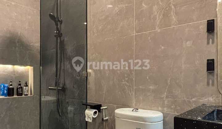 B03 Rumah Bagus Modern Tropical Bintaro Jakarta Selatan 2