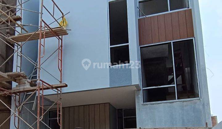 S453 Rumah Baru Modern 3 Lantai Murah di Duren Sawit Jakarta Timur 1