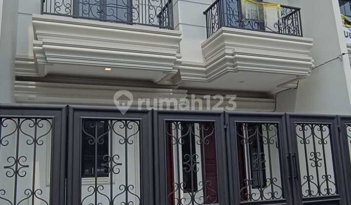S304 New Modern Lux Strategic House in Duren Sawit, East Jakarta 2
