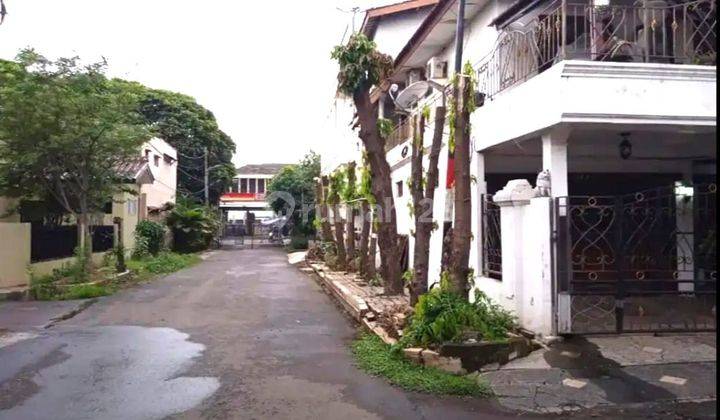 Rumah Hoek 2 Lantai 221 M2 di Perumahan Ptb Duren Sawit Jakarta Timur 2