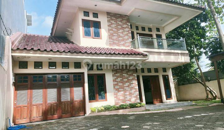 Rumah Luas 946 M2 Ada Kolam Renang di Jagakarsa Jakarta Selatan 2