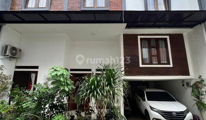 Rumah Cantik 2,5 Lantai Mezanine di Cluster Jagakarsa Jakarta Selatan 1