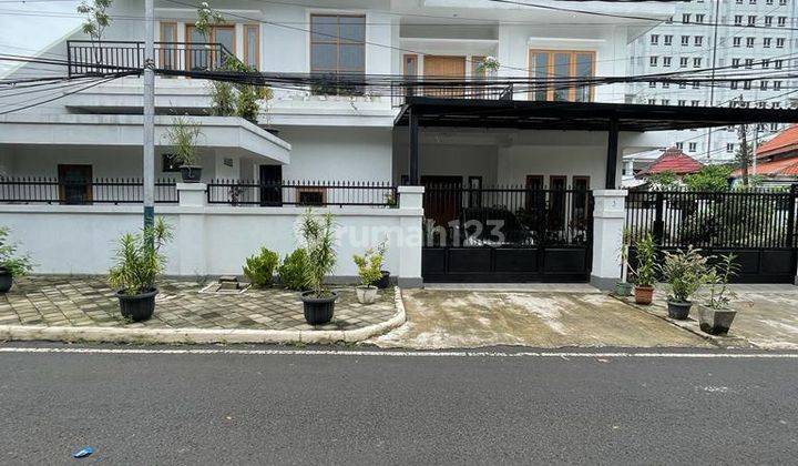 277 Rumah Mewah Hoek 392 M2 Strategis di Pondok Pinang Jakarta Selatan 2