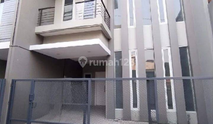 Y181 Rumah Baru Mewah Dalam Cluster di Billymoon Pondok Kelapa Jaktim 1