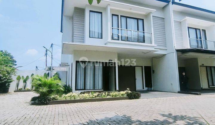 If08 Rumah Baru Hoek Furnished di Townhouse Kebagusan Jakarta Selatan 2