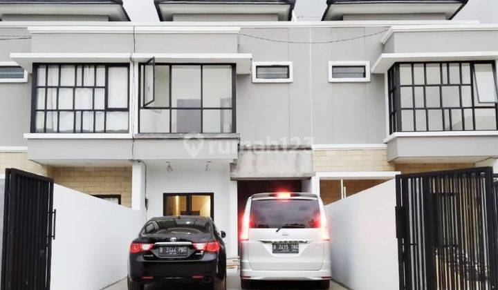 If10 Rumah Homey Keren 130 M2 di Jatiasih Bekasi 2