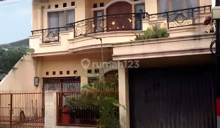 S571 Rumah Strategis 210 M2 Murah di Utan Kayu Utara Jakarta Timur 1