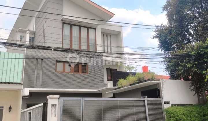 Y371 Rumah Mewah 210 m2 Strategis Balai Pustaka Rawamangun Jakarta Timur