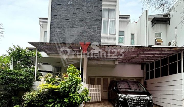 ZN62 Luxury House with Private Pool 280 m2 Billymoon Pondok Kelapa East Jakarta ZN62 Luxury House with Private Pool 280 m2 Billymoon Pondok Kelapa East Jakarta