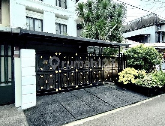 DD319 Rumah 3 Lantai Bagus 188 m2 Pondok Indah Jakarta Selatan
