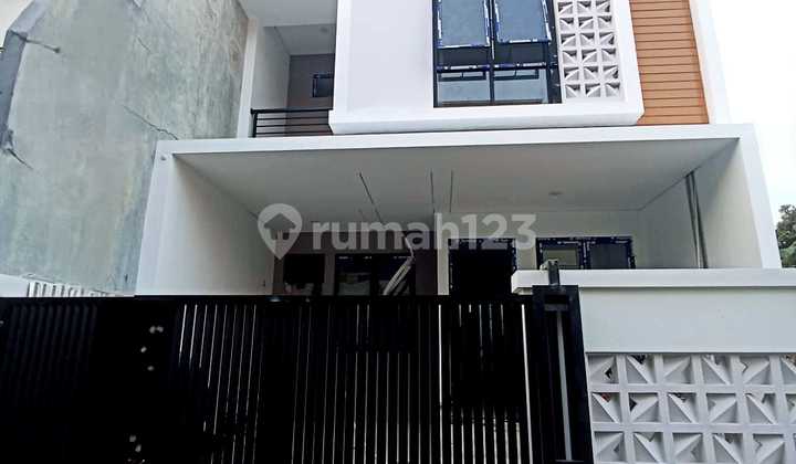 Y346 Rumah Baru 3 Lantai Modern Strategis Pondok Bambu Jakarta Timur Y346 Rumah Baru 3 Lantai Modern Strategis Pondok Bambu Jakarta Timur