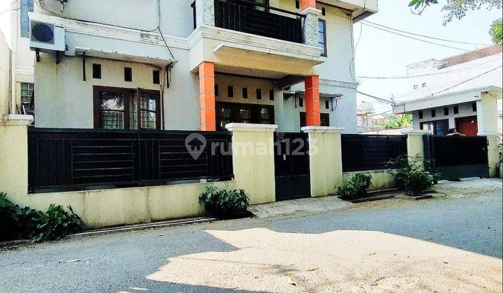 DD173 Rumah Kost Hoek 240 m2 di Galaxy Pekayon Bekasi Selatan 1