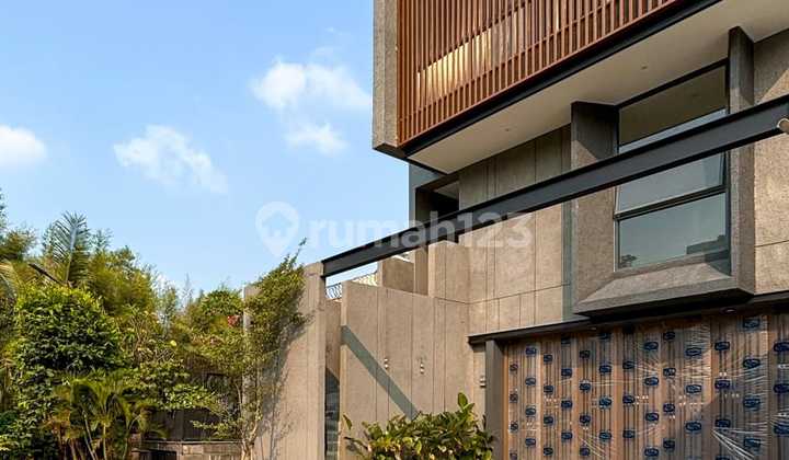 B09 Brand New Exclusive Townhouse Lebak Bulus Jakarta Selatan