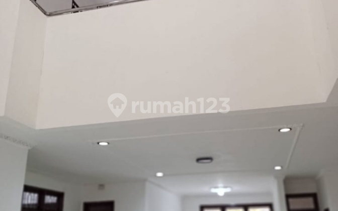 Ac56 Spacious 450 M2 House for Rent in Al Duren Sawit, East Jakarta 2