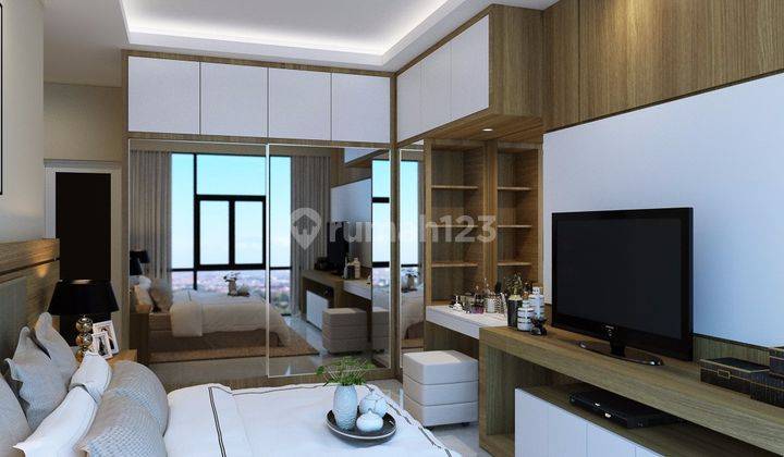 Voila 2 BR Lantai 15 Private Lift, Selangkah Dari Ciputra World Surabaya  2