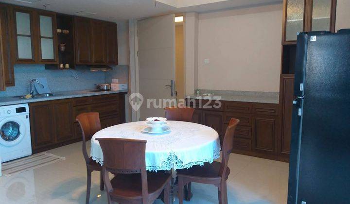 Disewakan Lariz Mansion Lantai 15 Pakuwon Mall, Surabaya Barat 3BR 1