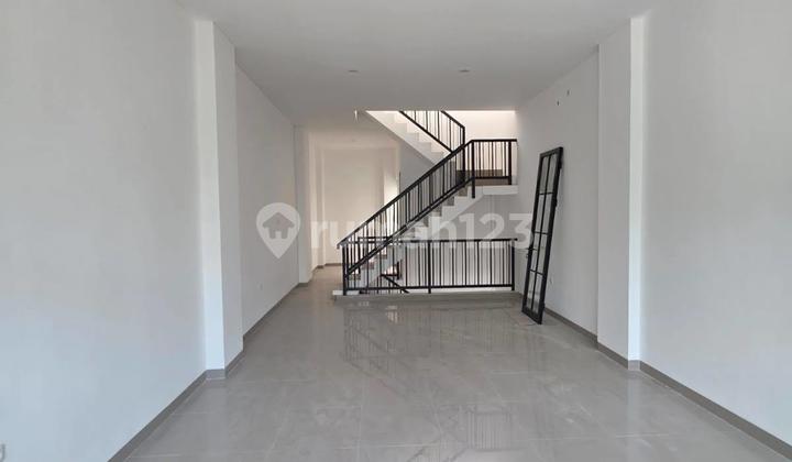 For Rent Darmo Baru Barat Shop House, Surabaya 2 Units Side by Side, 3-Storey Shop House, Ready to Use 2