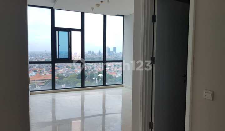 Apartemen Voila Lantai 18 2 Bedrooms Surabaya Private Lift, Connect To Ciputra World Mall