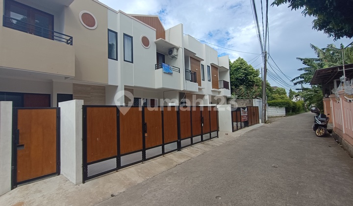 Dijual Rumah 2 Lantai 700 Jt di Kodau Bekasi, bisa KPR, SHM 2