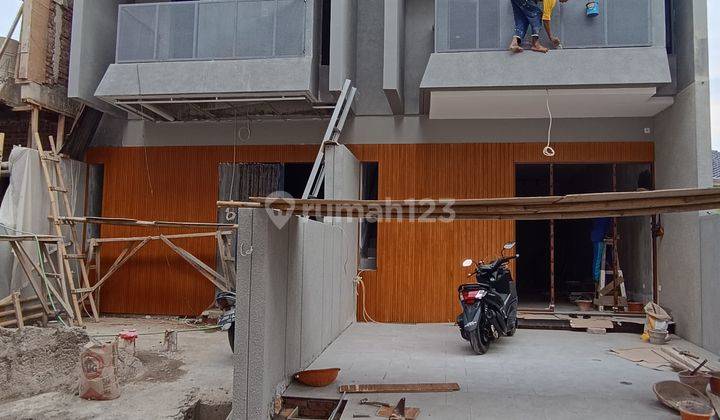 Rumah 2 Lantai Siap Huni Dalam Perumahan Kodau Bekasi Selatan 1