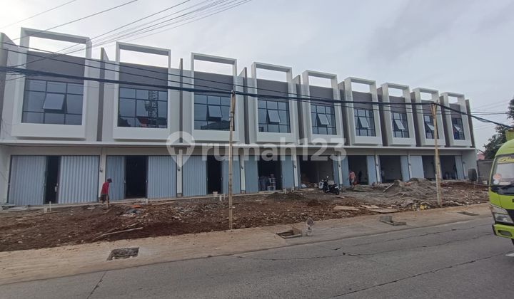 Ruko Murah 3 Lantai di Kodau Siap Huni, Dekat Tol Jatiwarna Ruko Murah 3 Lantai di Kodau Siap Huni, Dekat Tol Jatiwarna