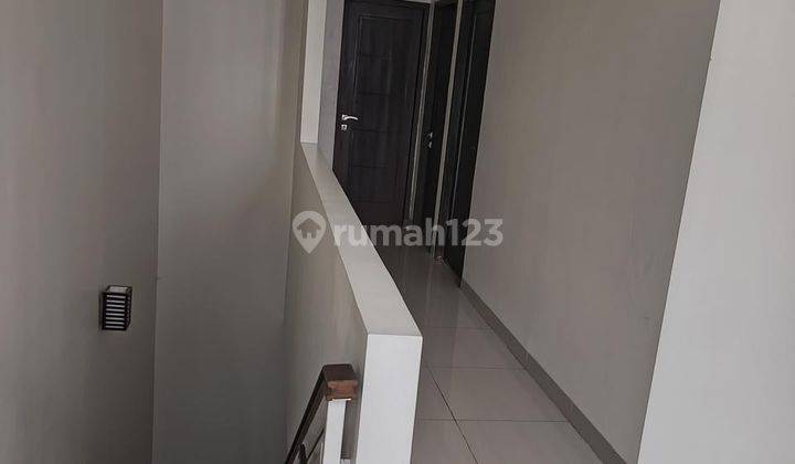 Dijual Rumah Bagus SHM Semi Furnish di Lubang Buaya Jakarta Timur 2