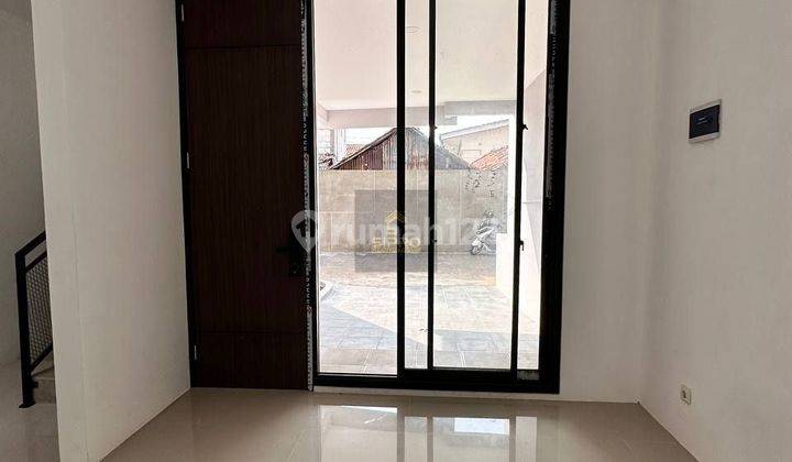 Rumah 2 Lantai + Rooftop Modern Condet - Kramat Jati New 2