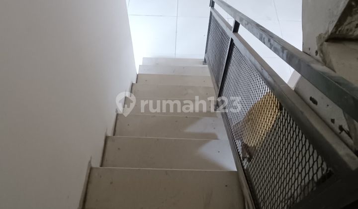 Rumah Baru Semi Furnished di Pondok Gede Akses Dekat Jakarta