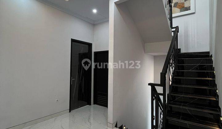 Dijual Rumah Baru 3 Lantai DP 0% di Lenteng Agung Jakarta selatan 2