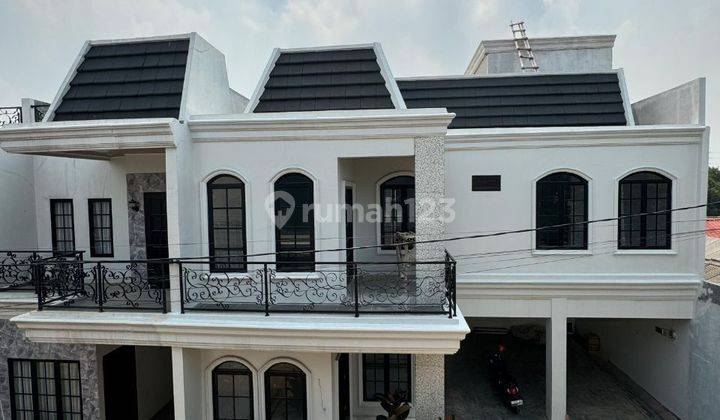 Rumah Baru 2,5 Lantai Ada Private Pool Lokasi Dekat Tol Cimanggis 1