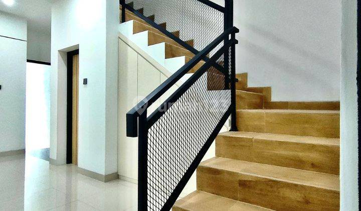 Dijual Rumah Bagus Semi Furnish SHM di Galaxy Bekasi Selatan 2