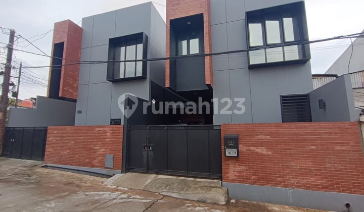 Rumah Mewah di Jatibening Siap Huni, 5 Menit ke Tol & LRT 2