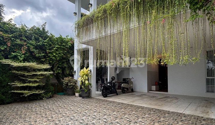 Rumah Semi Furnished di Sektor - 7 Bintaro Tangsel, Harga 5,5 M