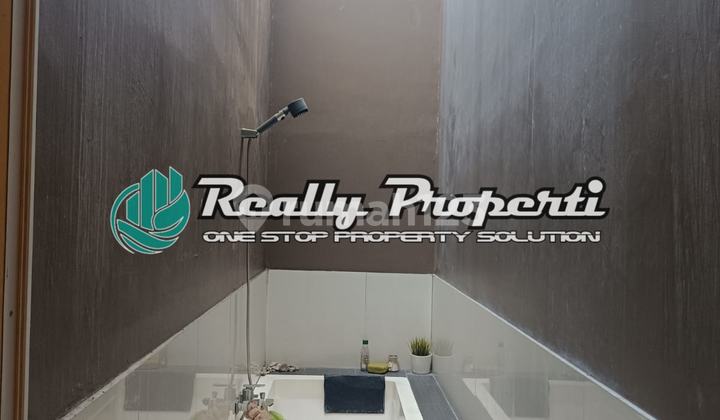 Dijual Rumah Bagus 2 Lantai Non Cluster Jatiwaringin Kota Bekasi 2