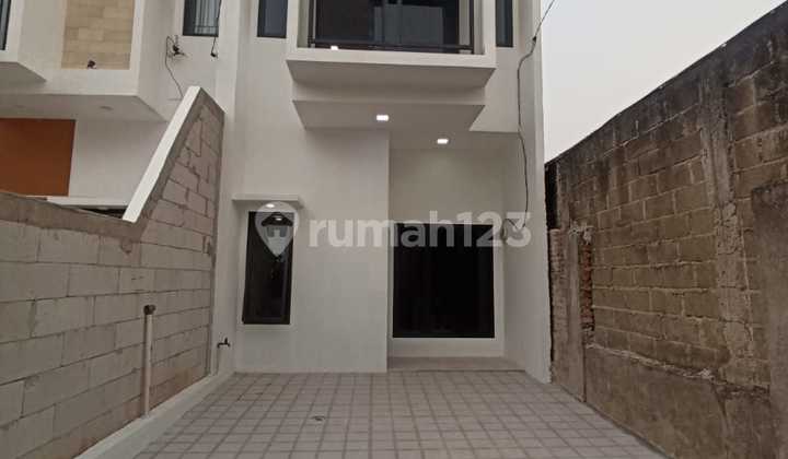 Dijual Rumah Baru 2 Lantai 800Jt-an di Cilangkap Jakarta Timur