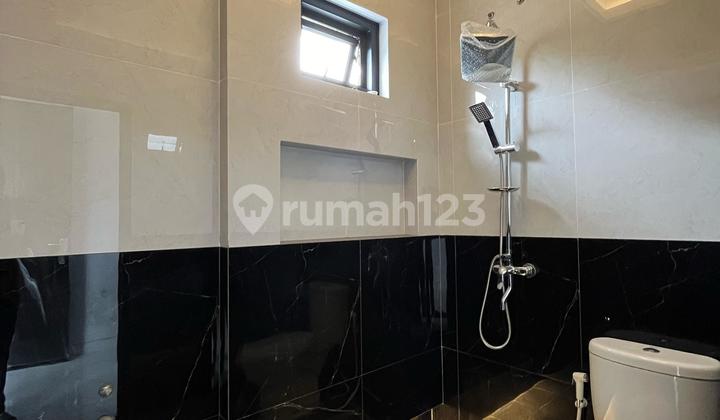 Rumah Mewah 3 Lantai+Rooftop di Lenteng Agung Jakarta Selatan 2