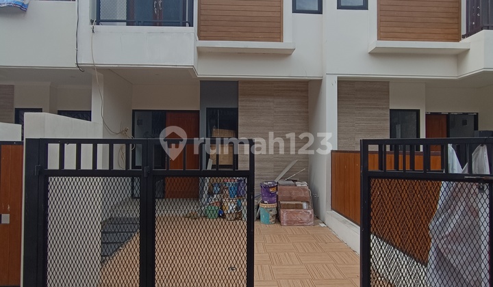 Dijual Rumah 2 Lantai 700 Jt di Kodau Bekasi, bisa KPR, SHM
