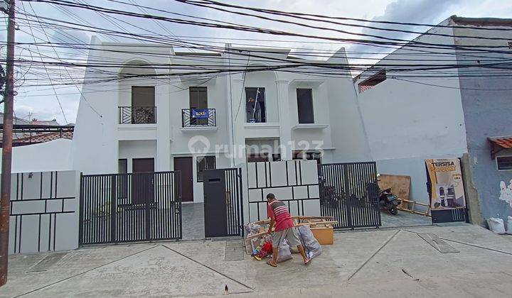 Rumah Modern Classic 2 Lantai Siap Huni di Condet Jakarta Timur 2