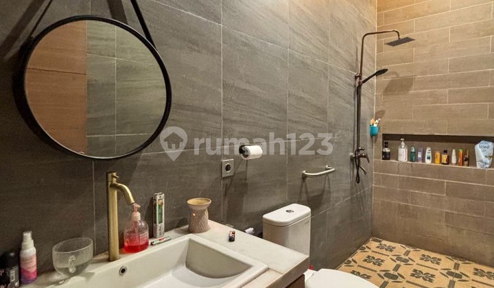 Rumah Semi Furnished di Sektor - 7 Bintaro Tangsel, Harga 5,5 M 2